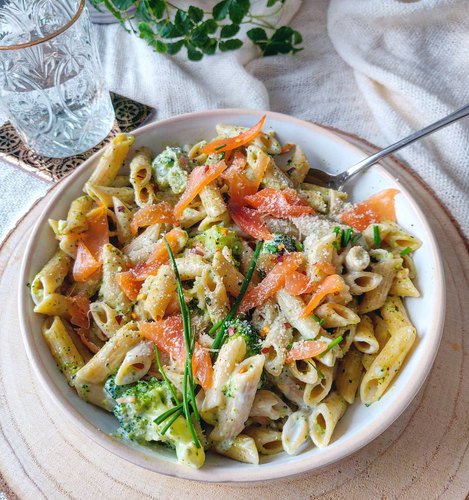 Pates complètes au saumon et brocolis Lunch box diététique : (sans crème)